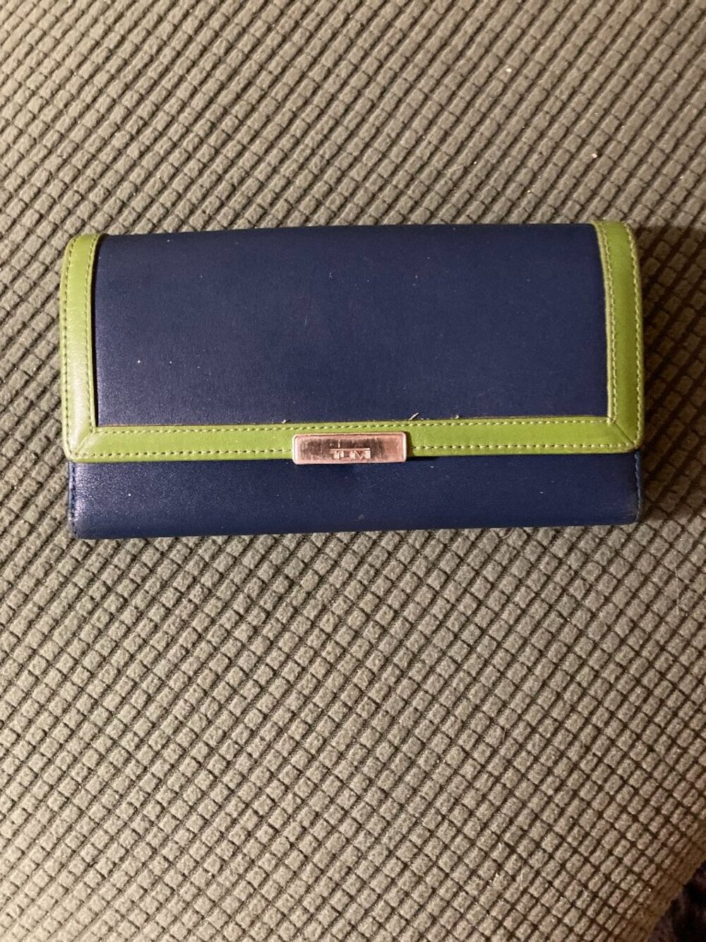 TUMI WOMENS WALLET -SLIM PROFILE 12 CARD SLOT